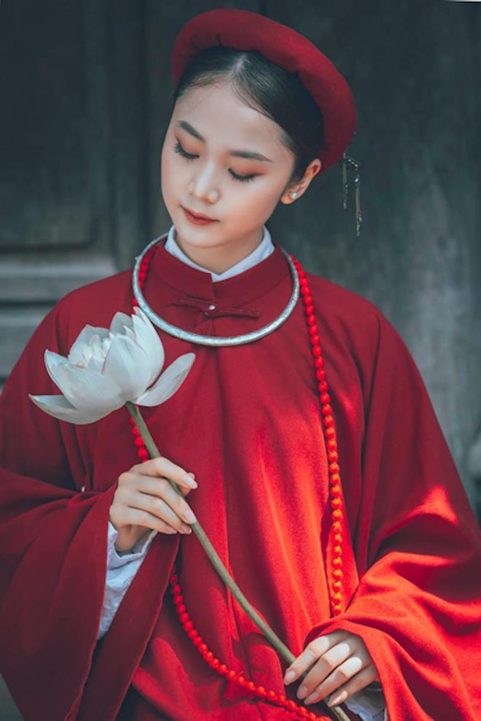 Hoa khôi Tài sắc Việt Nam đẹp 'hút hồn' với áo dài cổ phục