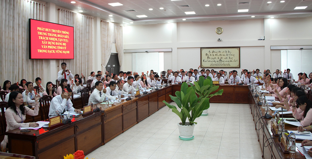 Đồng chí Nguyễn Hồng Đức tái đắc cử Bí thư Đảng ủy Văn phòng Tỉnh ủy An Giang nhiệm kỳ 2020-2025