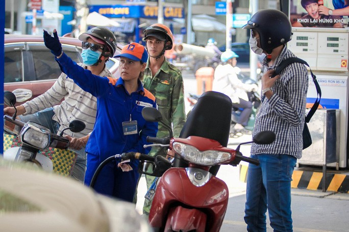 Xăng tăng giá mạnh lần thứ 4 liên tiếp