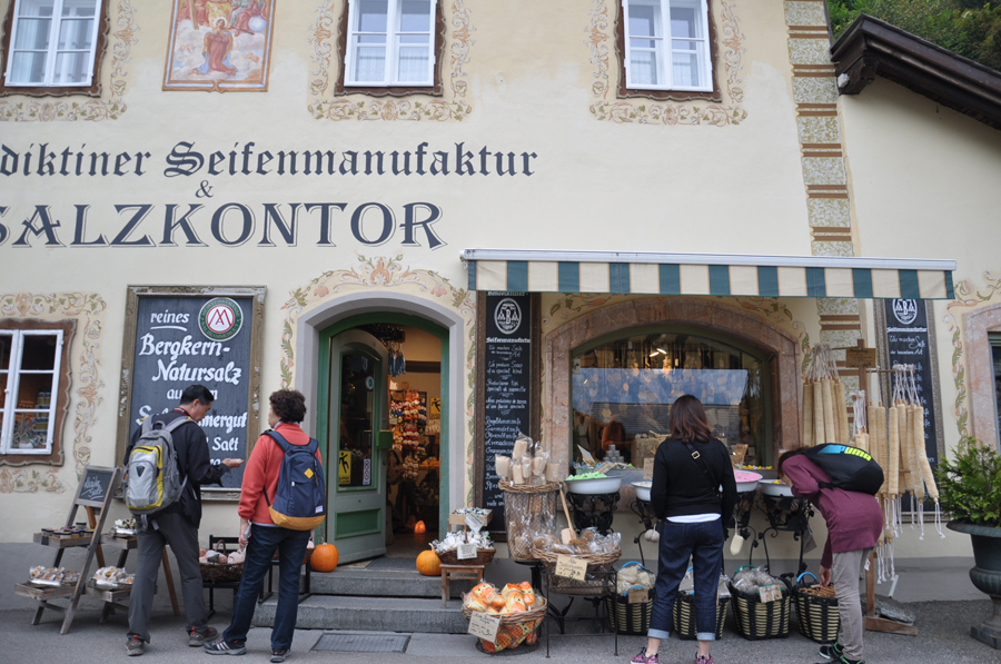Hallstatt – thị trấn bên hồ đẹp nhất thế giới