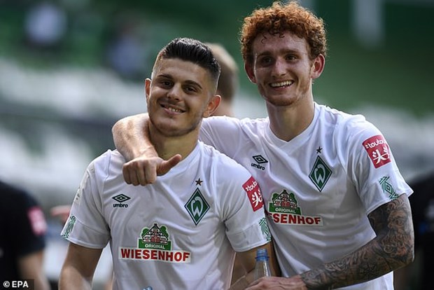 Bundesliga hạ màn: Bayern nâng Đĩa bạc, Bremen thoát hiểm ngoạn mục