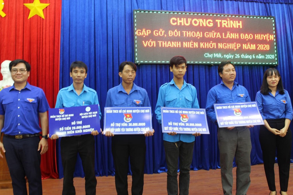 Lãnh đạo huyện Chợ Mới gặp gỡ, đối thoại với thanh niên khởi nghiệp
