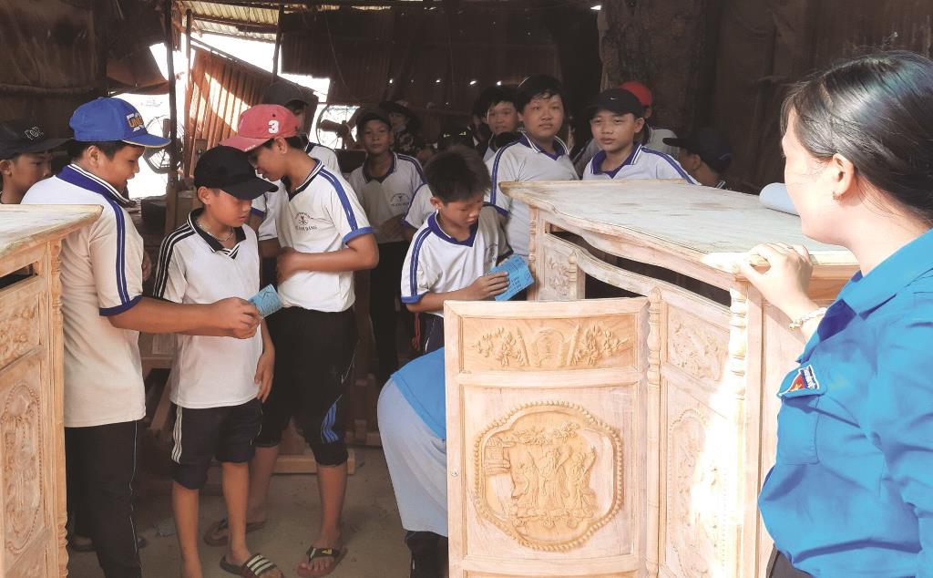 Giáo dục thiếu nhi, học sinh từ những trải nghiệm thực tế