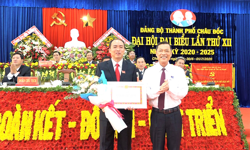 Khai mạc Đại hội đại biểu Đảng bộ TP. Châu Đốc lần thứ XII