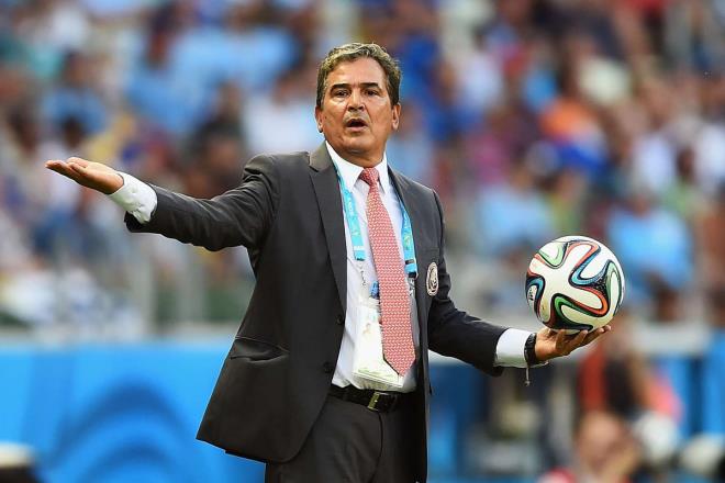 HLV từng vào tứ kết World Cup dẫn dắt UAE đối đầu Việt Nam