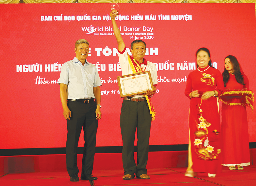 Trao gửi yêu thương qua giọt máu nghĩa tình
