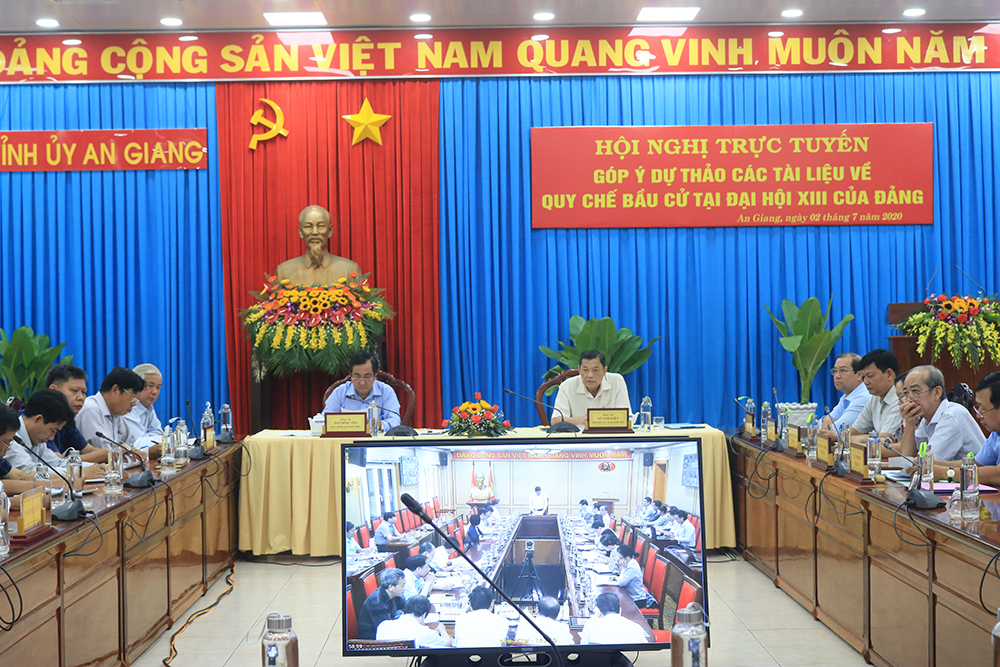 Góp ý dự thảo các tài liệu về quy chế bầu cử tại Đại hội XIII của Đảng