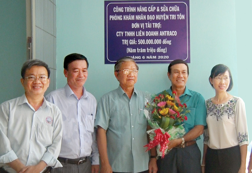 Xã hội hóa chăm sóc sức khỏe nhân dân