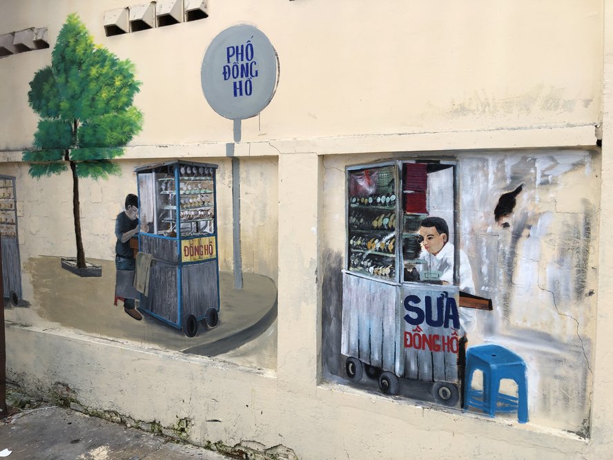 Ngắm Cần Thơ xưa và nay qua con đường bích họa