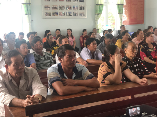 Trao 2.000 lá cờ Tổ quốc cho ngư dân ở cửa biển lớn nhất Bạc Liêu