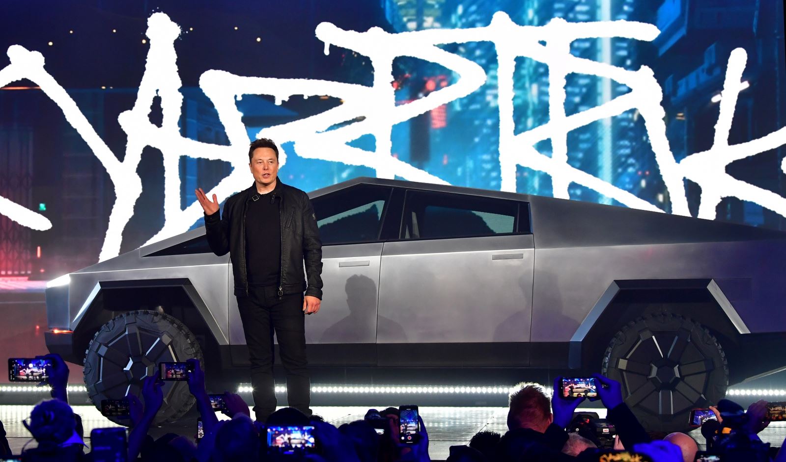 Tesla vượt Toyota trở thành nhà sản xuất ô tô giá trị cao nhất thế giới