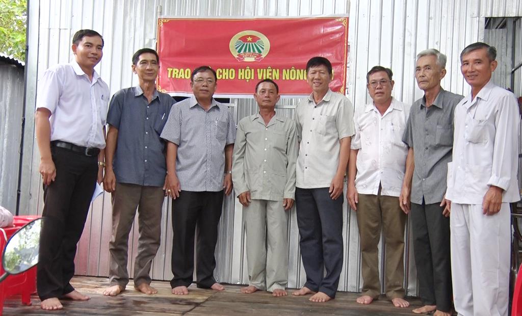 An Giang hỗ trợ nông dân “an cư”, để “lạc nghiệp”