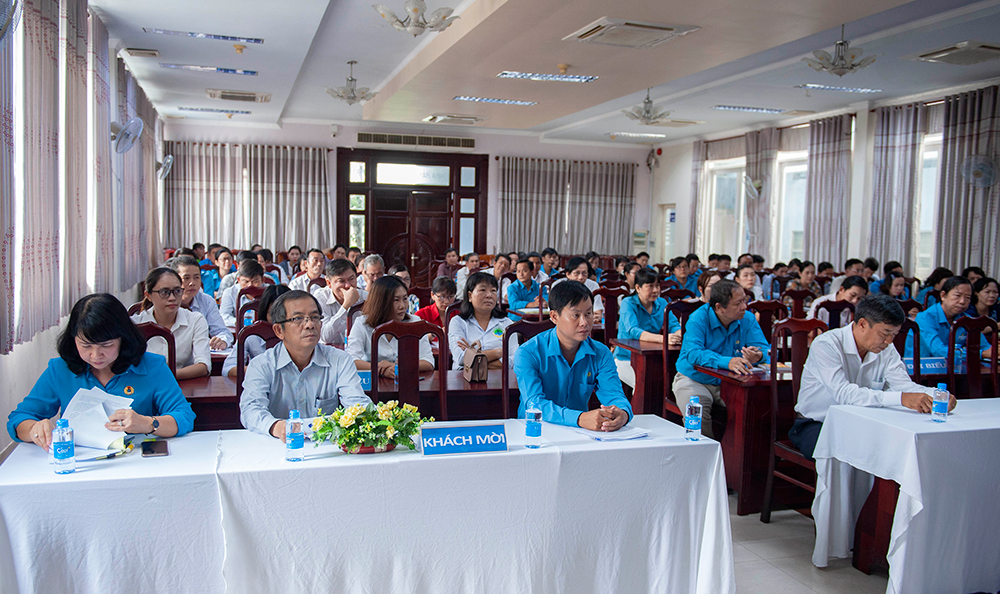 Ban Giám đốc Sở Y tế gặp gỡ, đối thoại với đoàn viên công đoàn, người lao động