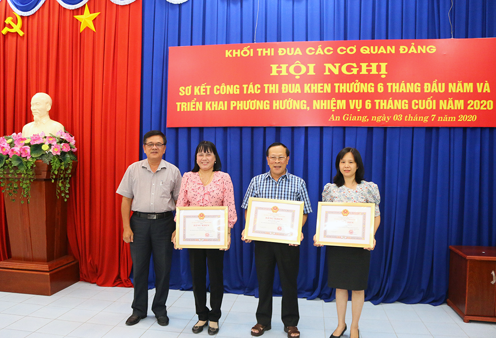 Khối thi đua các cơ quan Đảng: Góp phần thực hiện thắng lợi nhiệm vụ chính trị của tỉnh