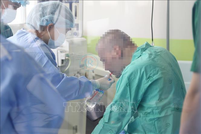 Bệnh nhân phi công người Anh đủ điều kiện chuyển viện an toàn ngày 12-7
