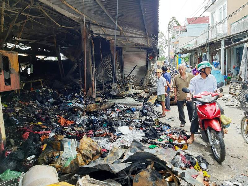 Cháy chợ Nhị Quý ở Tiền Giang