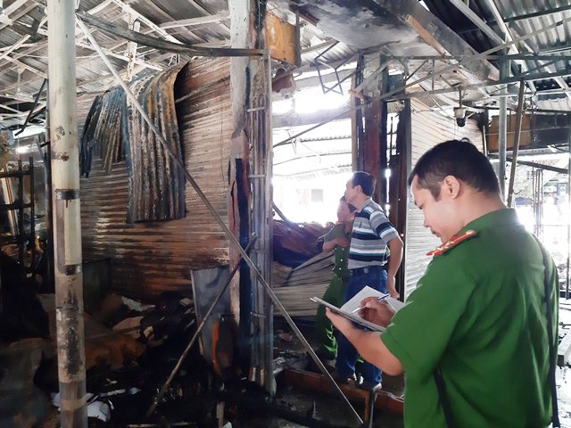 Cháy chợ Nhị Quý ở Tiền Giang