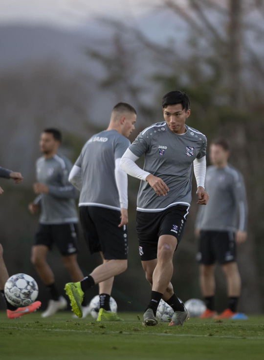 Hà Nội FC đã cố gắng hết sức trong thương vụ Văn Hậu với Heerenveen
