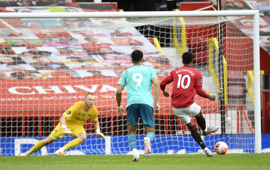 Hủy diệt Bournemouth, Man United đòi nợ sòng phẳng