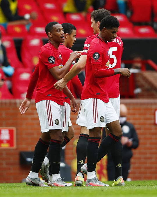 Hủy diệt Bournemouth, Man United đòi nợ sòng phẳng