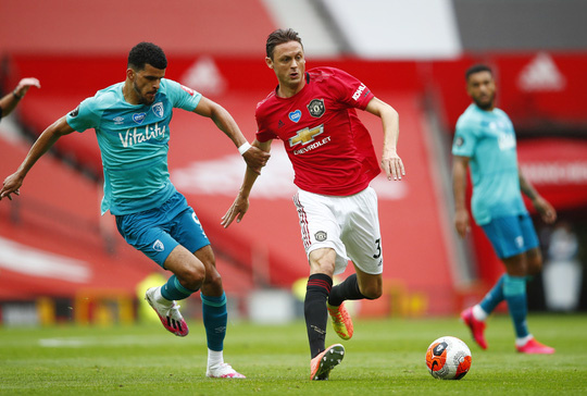 Hủy diệt Bournemouth, Man United đòi nợ sòng phẳng