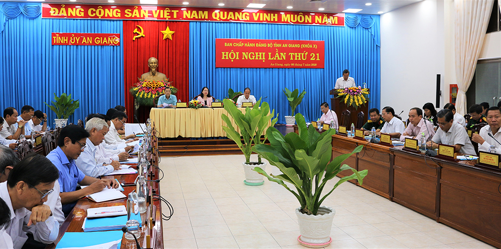 Vừa phục hồi phát triển kinh tế, vừa đảm bảo an sinh xã hội