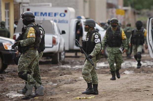 Mexico bắt giữ nhiều nghi phạm trong vụ xả súng đẫm máu