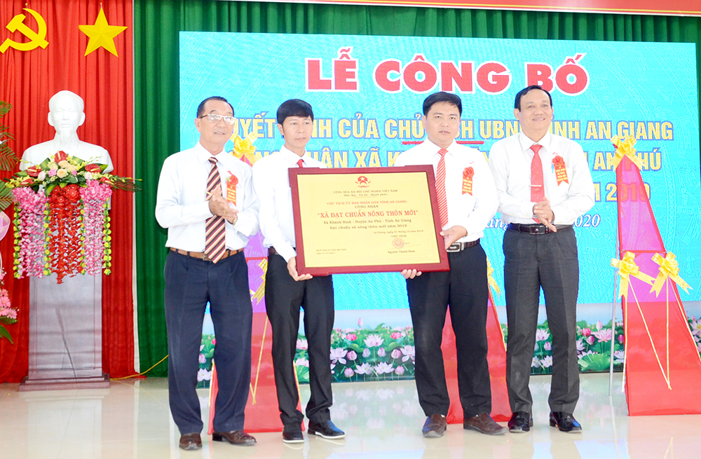 Khánh Bình đạt chuẩn xã nông thôn mới