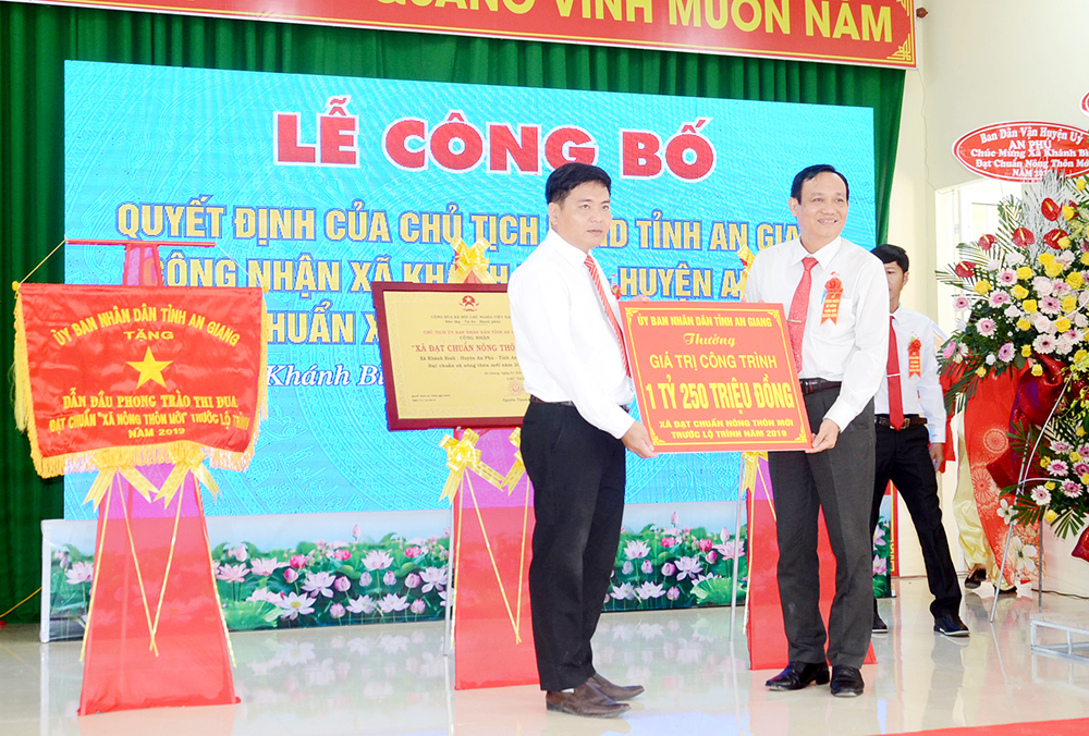Khánh Bình đạt chuẩn xã nông thôn mới