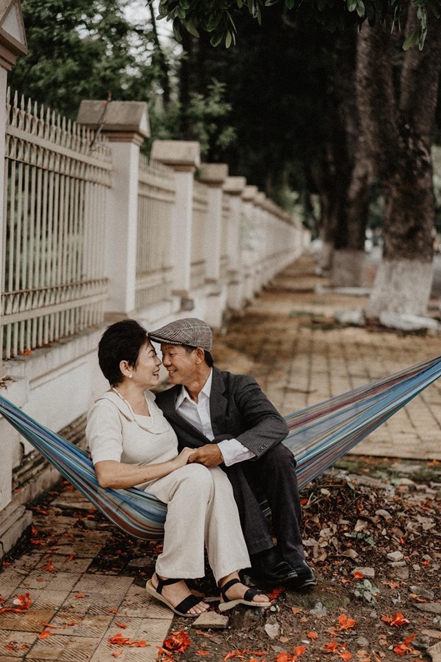 Bộ ảnh kể chuyện tình yêu 40 năm của cặp vợ chồng Đồng Tháp