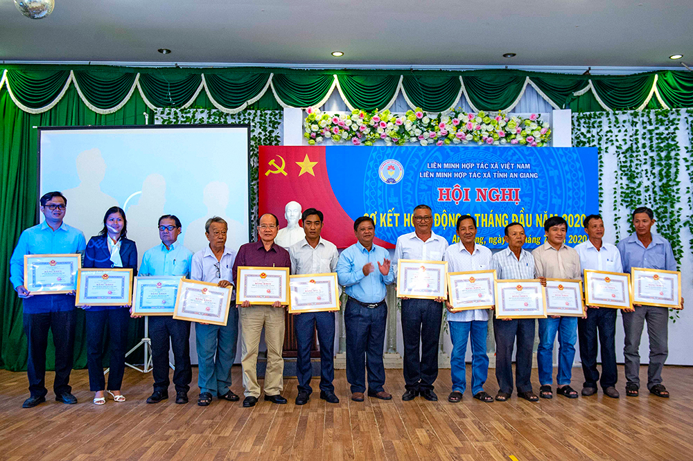 Liên minh Hợp tác xã tỉnh An Giang ký kết ghi nhớ hợp tác với Liên minh Hợp tác xã Việt Nam