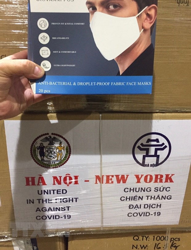 Hà Nội trao tặng thành phố New York 2 tấn khẩu trang