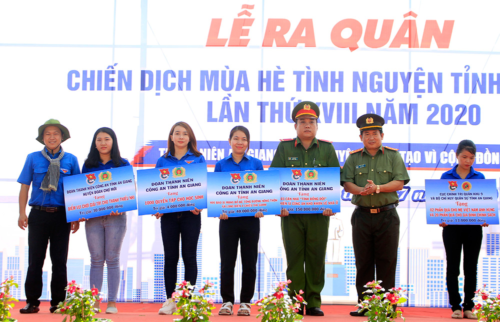 Ra quân Chiến dịch “Mùa hè tình nguyện” tỉnh An Giang lần thứ XVIII năm 2020