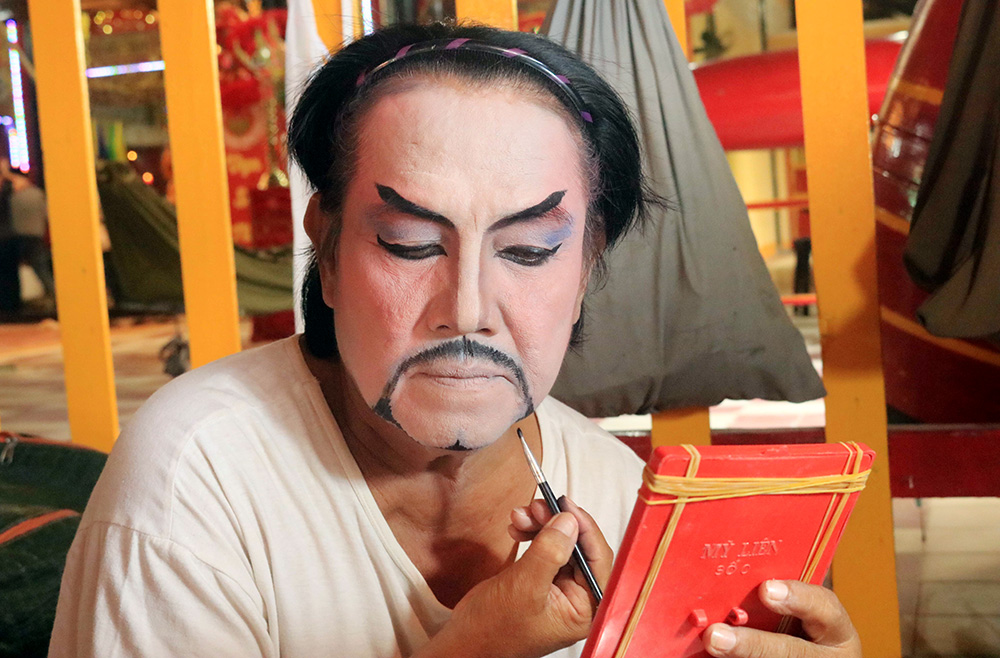 Hát bội ở đình