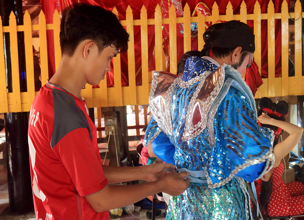 Hát bội ở đình