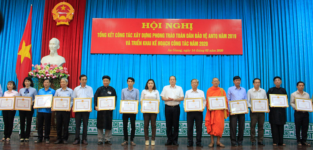Phong trào “Toàn dân bảo vệ an ninh Tổ quốc” tiếp tục được duy trì, đẩy mạnh