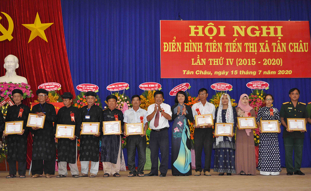 TX. Tân Châu: Hội nghị điển hình tiên tiến lần thứ IV