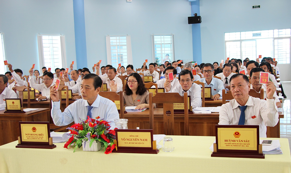 Kỳ họp lần thứ 12 HĐND huyện Chợ Mới xem xét, quyết định nhiều vấn đề quan trọng
