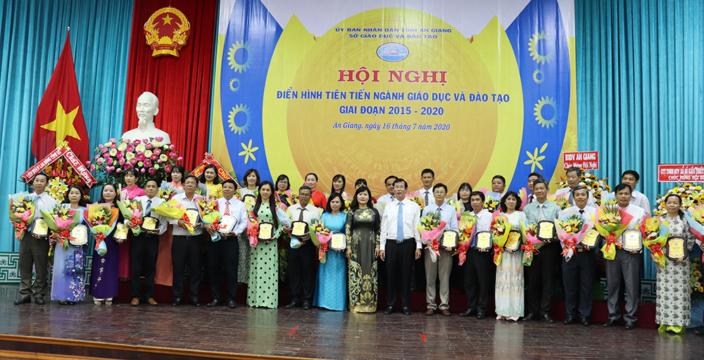 Biểu dương các điển hình tiên tiến trong ngành giáo dục An Giang