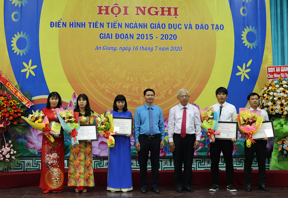 Biểu dương các điển hình tiên tiến trong ngành giáo dục An Giang