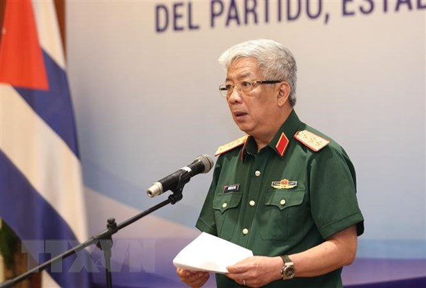 Bộ Quốc phòng trao tặng vật tư y tế hỗ trợ Cuba phòng, chống COVID-19