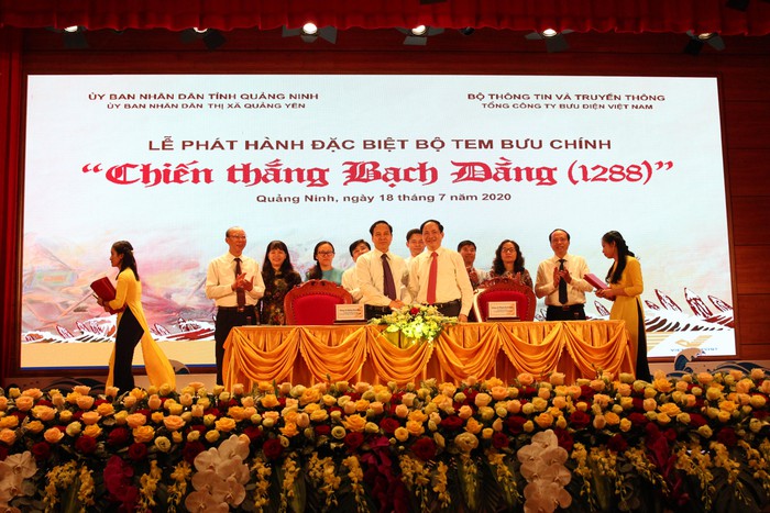 Tái hiện chiến thắng Bạch Đằng lừng lẫy