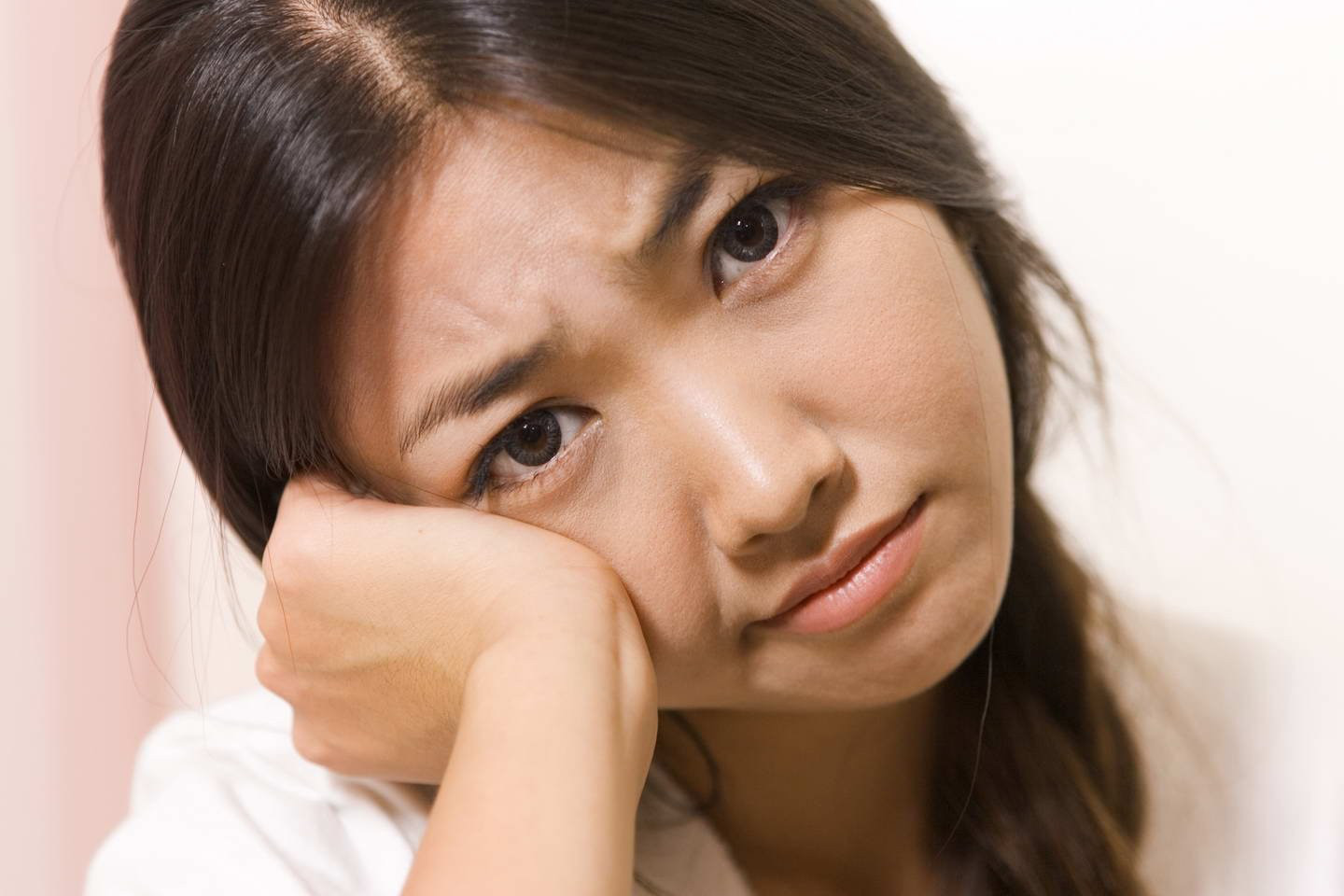 Gan bị tổn thương sẽ thông báo cho bạn biết qua 4 tình trạng khác lạ xuất hiện trên da
