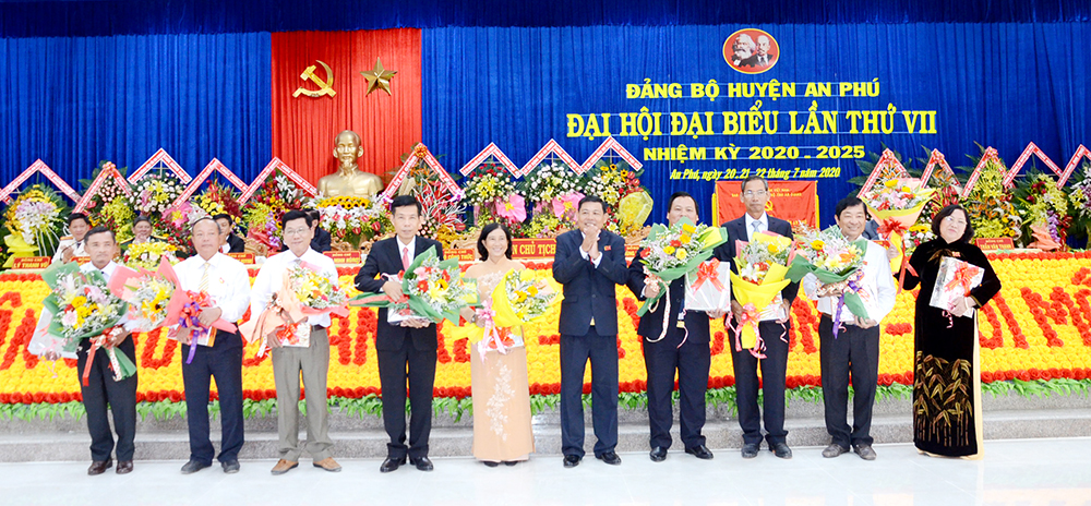 Đồng chí Ngô Công Thức tái đắc cử Bí thư Huyện ủy An Phú