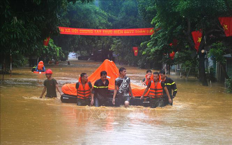 Thời tiết ngày 22-7: Vùng núi Bắc Bộ có mưa rào và dông, Trung Bộ nắng nóng