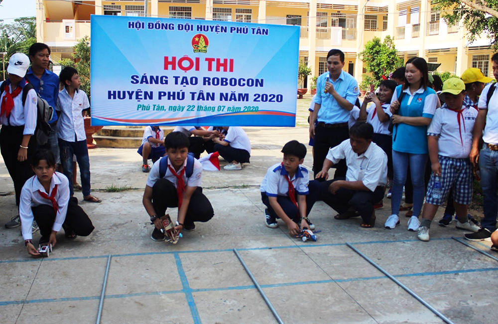 Nhiều hoạt động sinh hoạt hè cho thiếu nhi Phú Tân