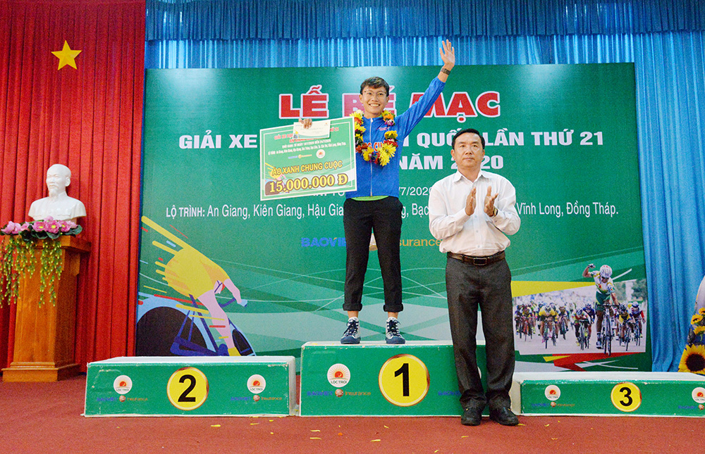 Tay đua Nguyễn Thị Thật đoạt "cú đúp" áo vàng và áo xanh Giải xe đạp nữ toàn quốc lần thứ XXI - An Giang 2020