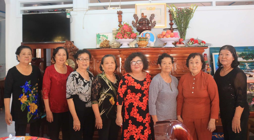Mâm giỗ liệt sĩ ở nhà ông hai Trí