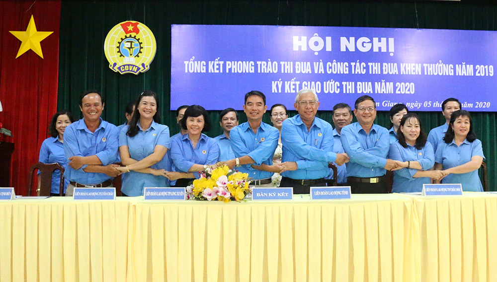 Công nhân, viên chức, lao động tiên phong trong các phong trào thi đua yêu nước