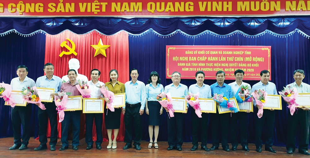 Đảng bộ Khối Cơ quan và Doanh nghiệp tỉnh An Giang: Nâng cao năng lực lãnh đạo, sức chiến đấu của tổ chức Đảng và chất lượng đội ngũ đảng viên; thi đua hoàn thành tốt nhiệm vụ chính trị, sản xuất - kinh doanh